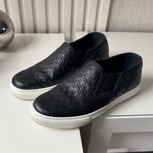 Gucci Black Embossed Leather Loafers microguccissima slip on